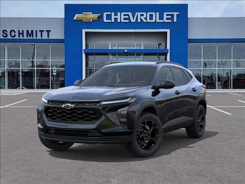 Mosaic Black Metallic 2026 Chevrolet Trax LT