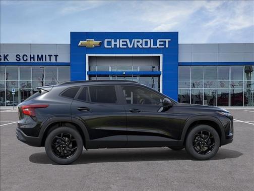 Mosaic Black Metallic 2026 Chevrolet Trax LT