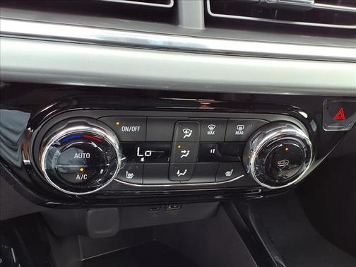 Mosaic Black Metallic 2026 Chevrolet Trax LT