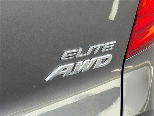 Modern Steel Metallic 2017 Honda Pilot Elite