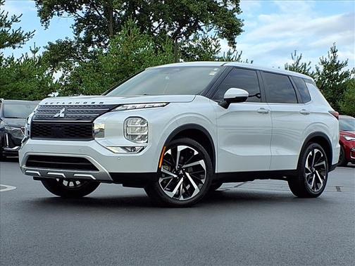 2023 Mitsubishi Outlander SE