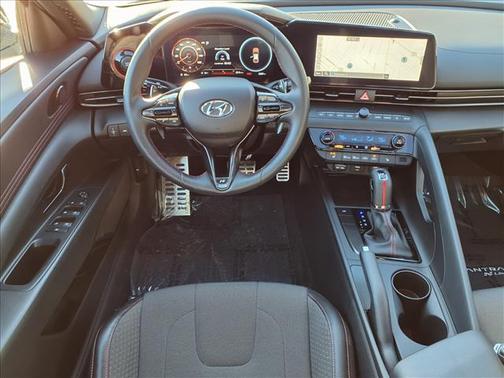 2023 Hyundai ELANTRA SE