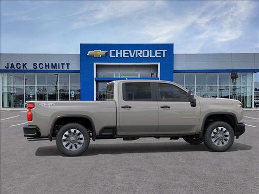 White Sands 2026 Chevrolet Silverado 2500 Custom