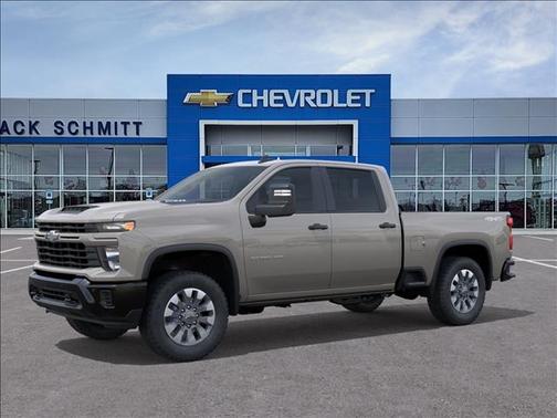 White Sands 2026 Chevrolet Silverado 2500 Custom