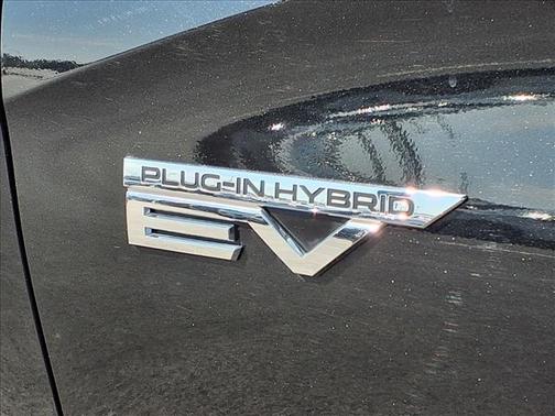 2024 Mitsubishi Outlander PHEV SEL
