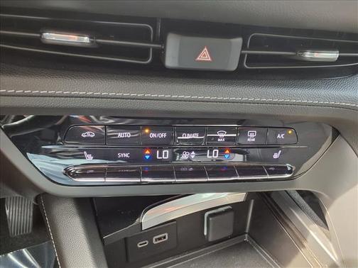 Summit White 2023 Buick Envision Preferred AWD