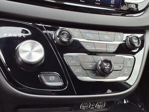 2025 Chrysler Pacifica L