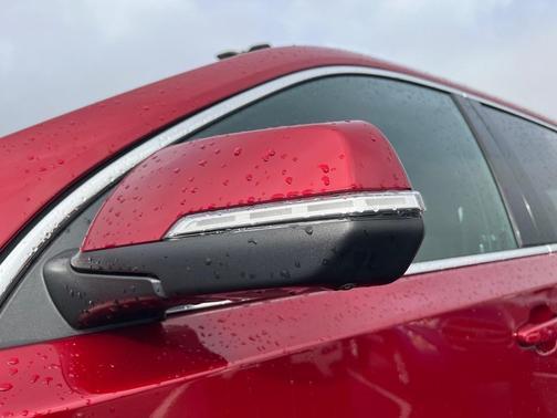 Radiant Red Tintcoat 2023 Chevrolet Traverse LT Leather
