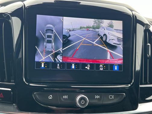 Radiant Red Tintcoat 2023 Chevrolet Traverse LT Leather