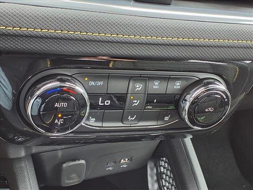 Mosaic Black Metallic 2026 Chevrolet Trailblazer ACTIV