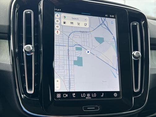 2024 Volvo XC40 B5 Plus Dark Theme