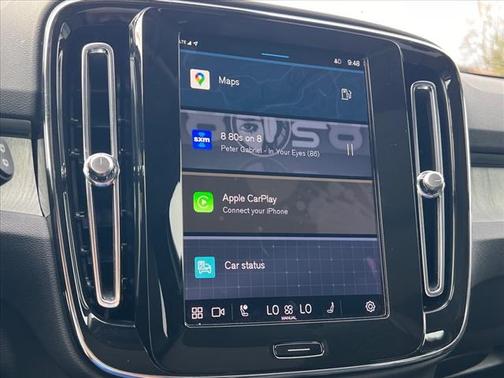 2024 Volvo XC40 B5 Plus Dark Theme