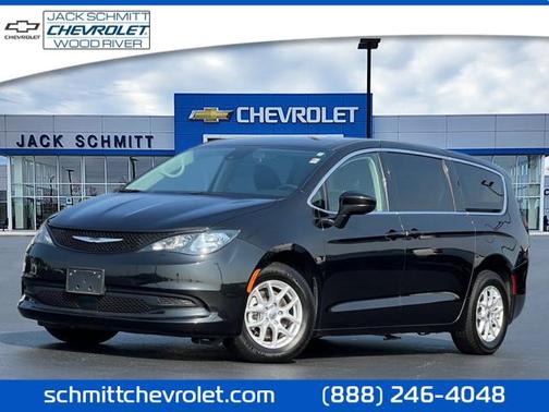 2023 Chrysler Voyager LX