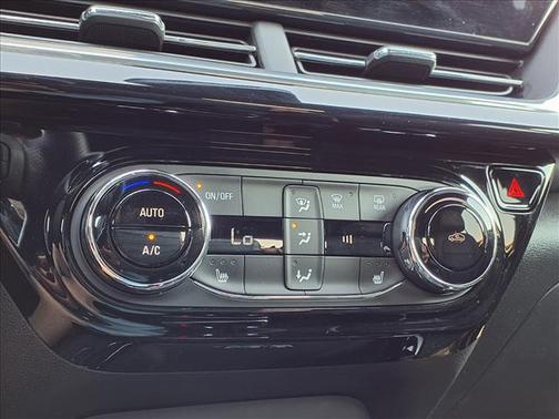 Mosaic Black Metallic 2025 Chevrolet Trax FWD 2RS