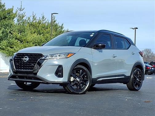 2023 Nissan Kicks SR