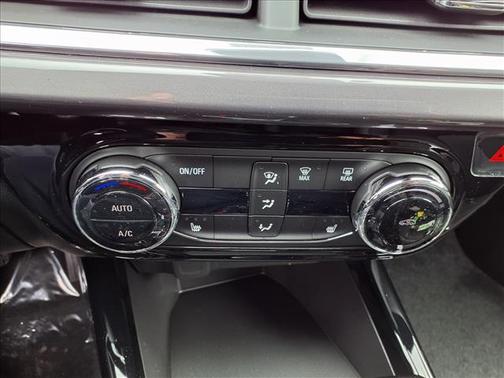 Mosaic Black Metallic 2026 Chevrolet Trax ACTIV