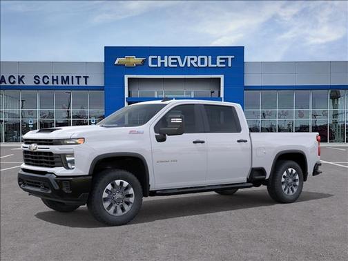 Summit White 2026 Chevrolet Silverado 2500 Custom