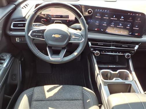 Lakeshore Blue Metallic 2026 Chevrolet Traverse LT