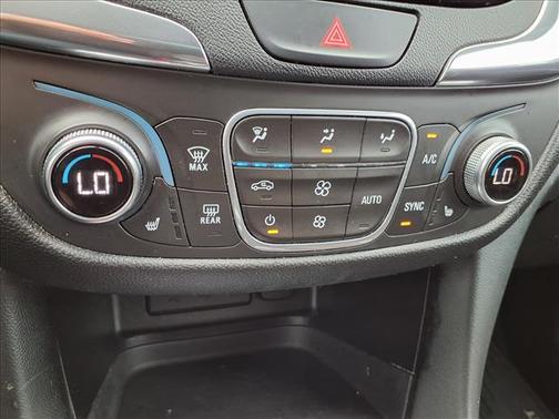 Iridescent Pearl Tricoat 2019 Chevrolet Equinox 1LT