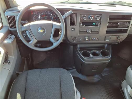 2025 Chevrolet Express 2500 2500