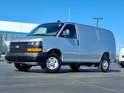 2025 Chevrolet Express 2500 2500