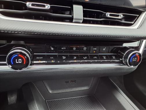 Mosaic Black Metallic 2026 Chevrolet Equinox 1LT