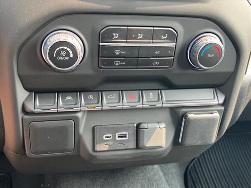 2025 Chevrolet Silverado 1500 Custom