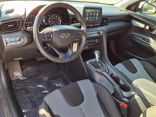 2020 Hyundai Veloster 2