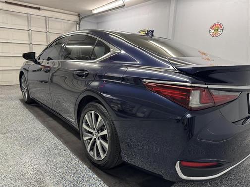 2019 Lexus ES 300h Ultra Luxury