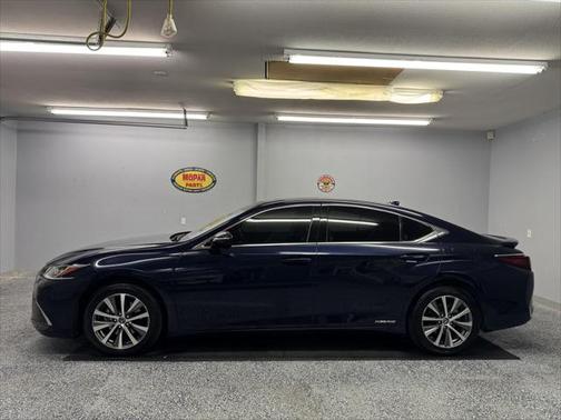 2019 Lexus ES 300h Ultra Luxury