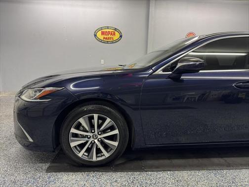 2019 Lexus ES 300h Ultra Luxury