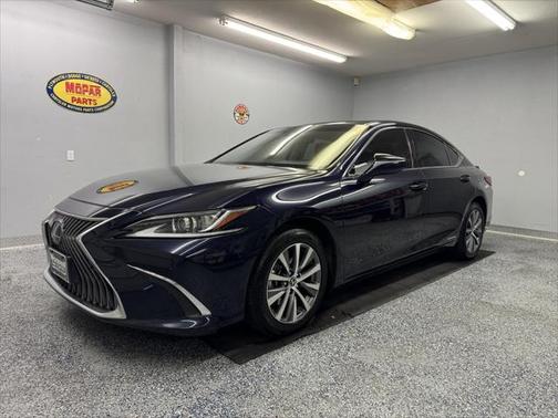 2019 Lexus ES 300h Ultra Luxury