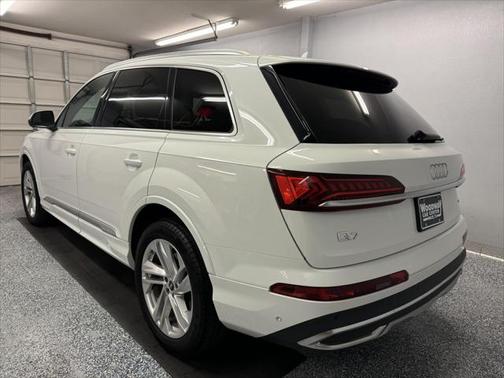 2023 Audi Q7 55 Premium Plus