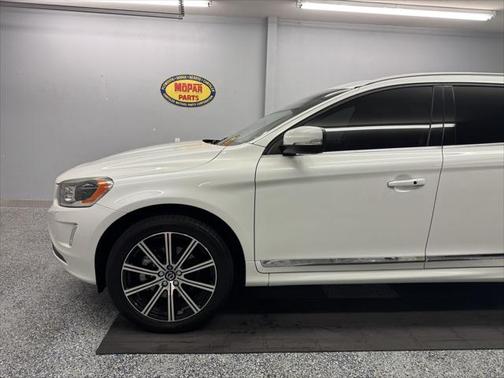 2015 Volvo XC60 T6 Platinum