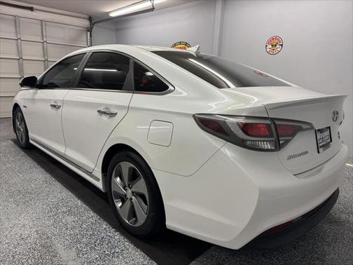 2017 Hyundai SONATA Hybrid Limited