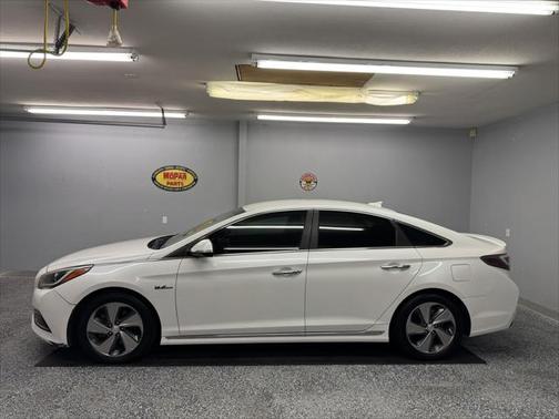 2017 Hyundai SONATA Hybrid Limited