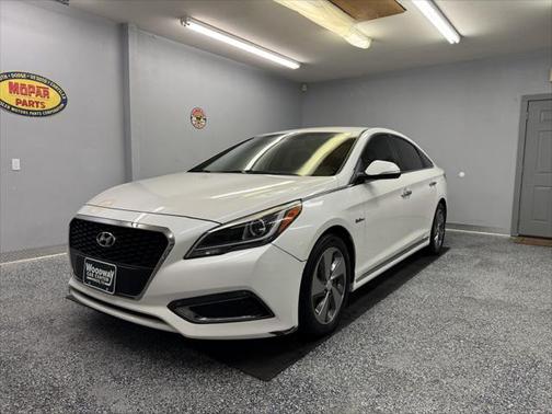 2017 Hyundai SONATA Hybrid Limited