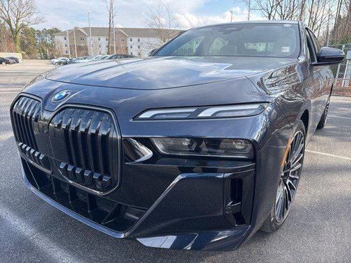 2025 BMW 740 740i