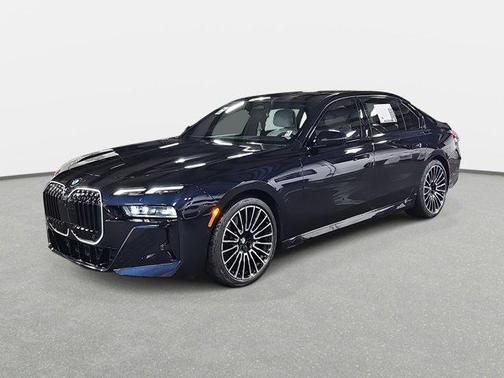 2025 BMW 740 740i