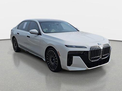 2025 BMW 760 xDrive