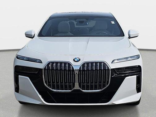 2025 BMW 760 xDrive