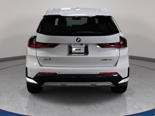 Mineral White Metallic 2026 BMW X1 xDrive28i