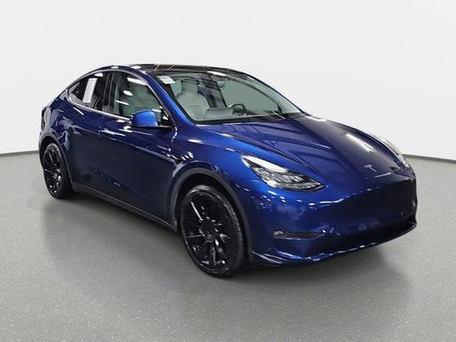 2022 Tesla Model Y Long Range Dual Motor All-Wheel Drive