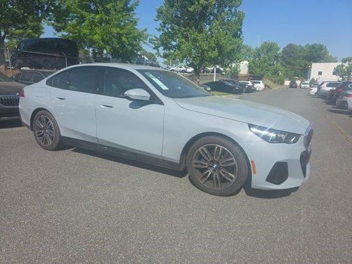 Brooklyn Grey Metallic 2026 BMW 530 530i