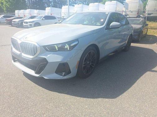 Brooklyn Grey Metallic 2026 BMW 530 530i
