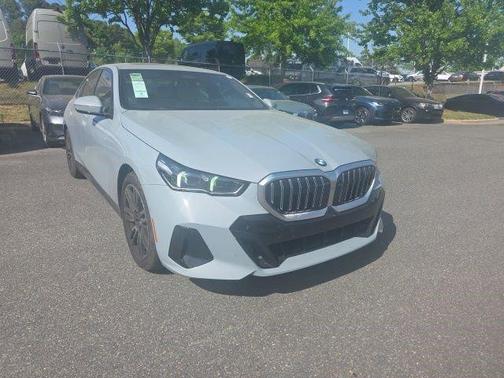 Brooklyn Grey Metallic 2026 BMW 530 530i