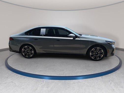 Brooklyn Grey Metallic 2026 BMW 530 530i