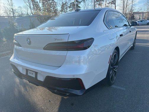 2023 BMW 760 i xDrive