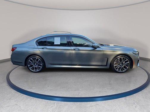 Donington Gray Metallic 2022 BMW 740 i