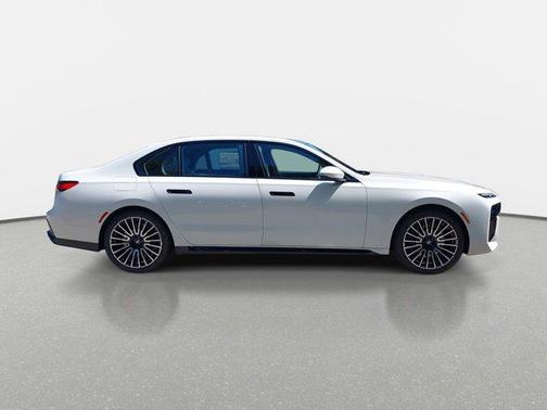 2025 BMW 760 i xDrive